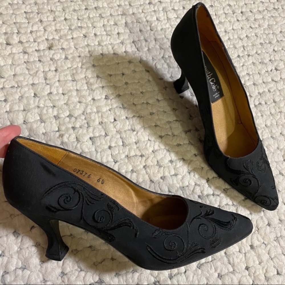 KENNETH COLE Black Embroidered Kitten Heels 6.5 1/2 - Picture 5 of 8